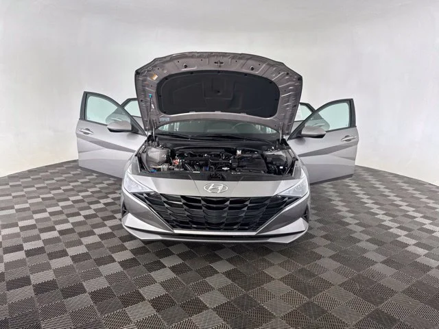 Used 2023 Silver Hyundai SEL image 12