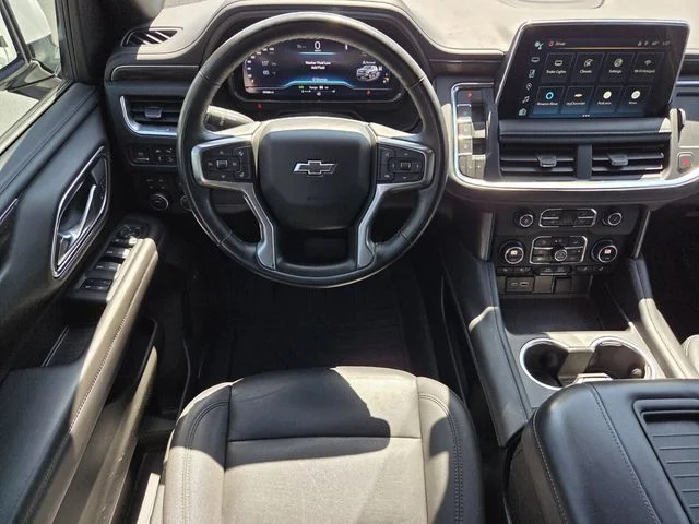 Used 2023 White Chevrolet Z71 image 16