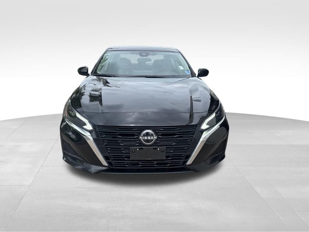 Used 2024 Black Nissan 2.5 SV image 2