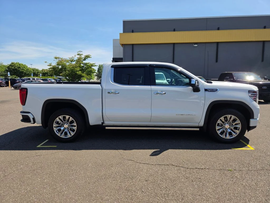 Used 2023 White GMC Denali image 8