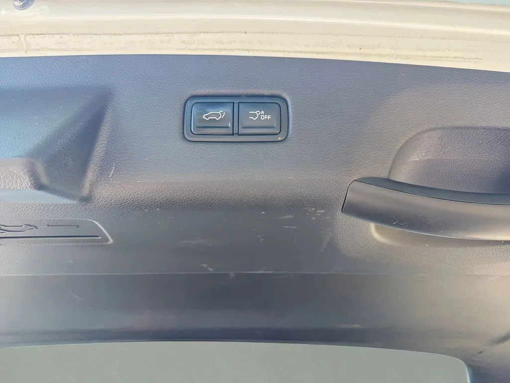 Used 2022  Kia EX image 11