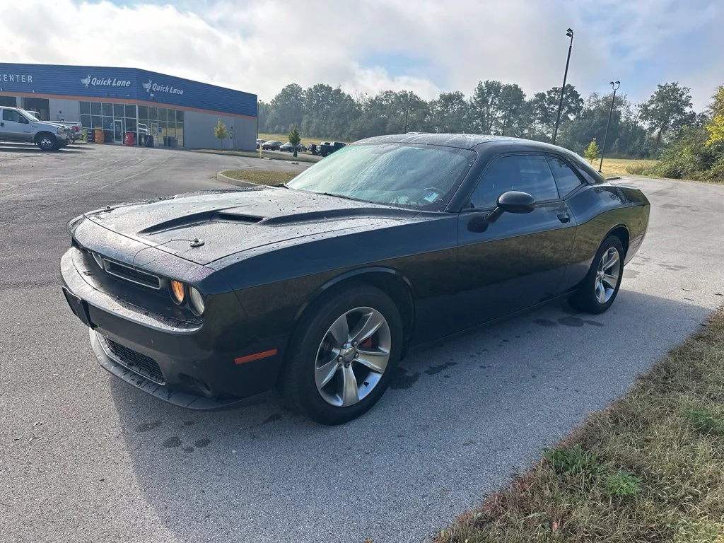 Used 2015 Pitch Black Clearcoat Dodge SXT image 3
