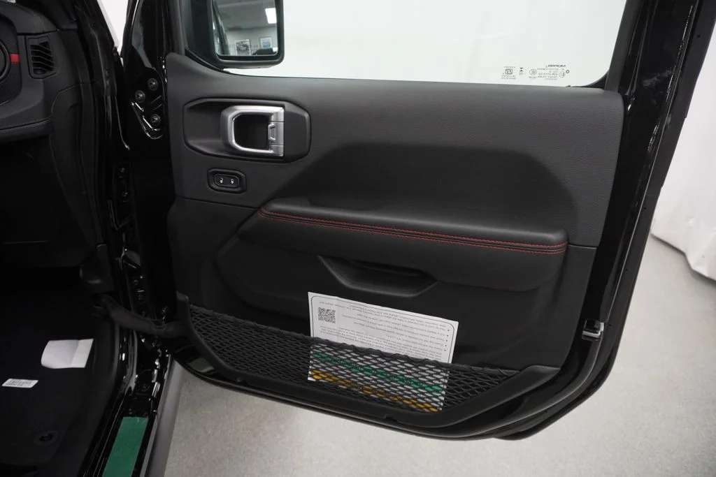 New 2026 Black Clear-Coat Exterior Paint Jeep Moab 392 image 33