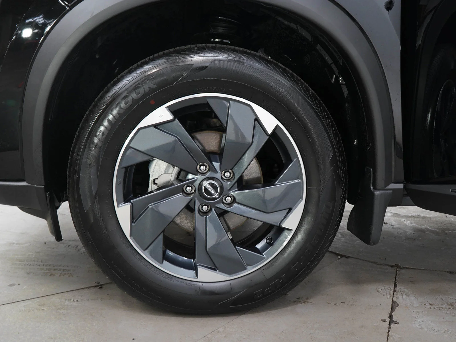 Used 2026 Super Black Nissan SV image 30