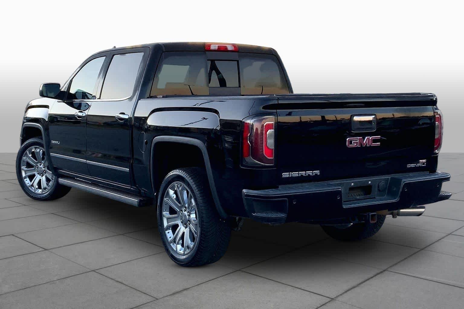 Used 2018 Onyx Black GMC Denali image 10