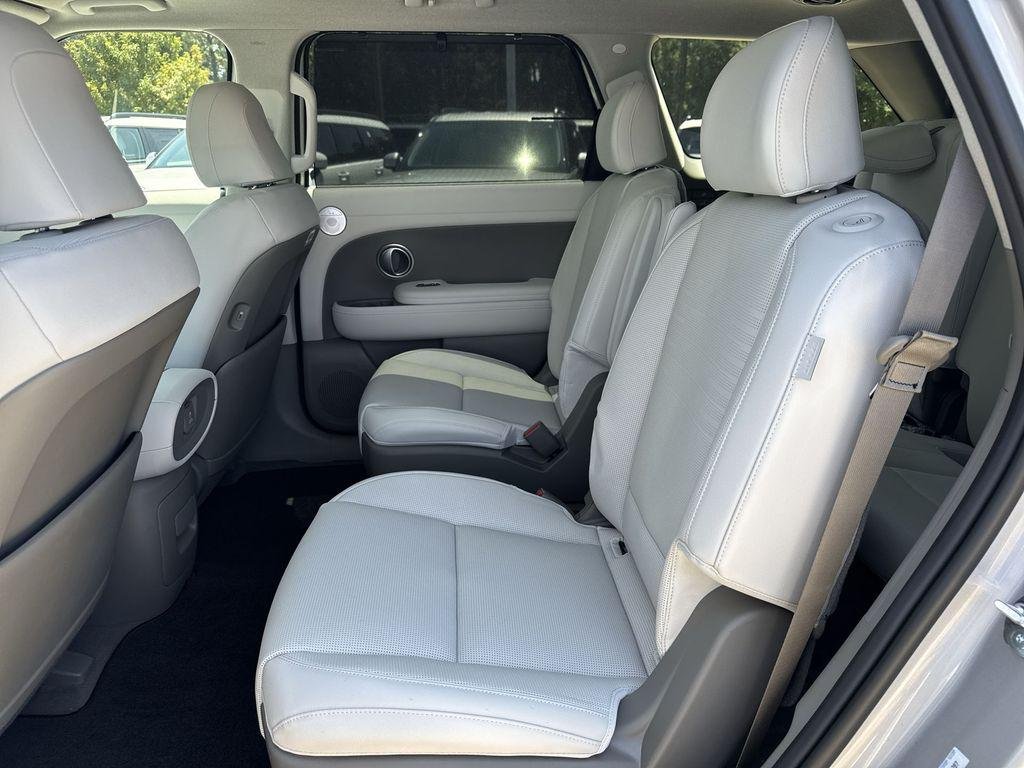 New 2026 Silver Metallic Hyundai Limited AWD image 26