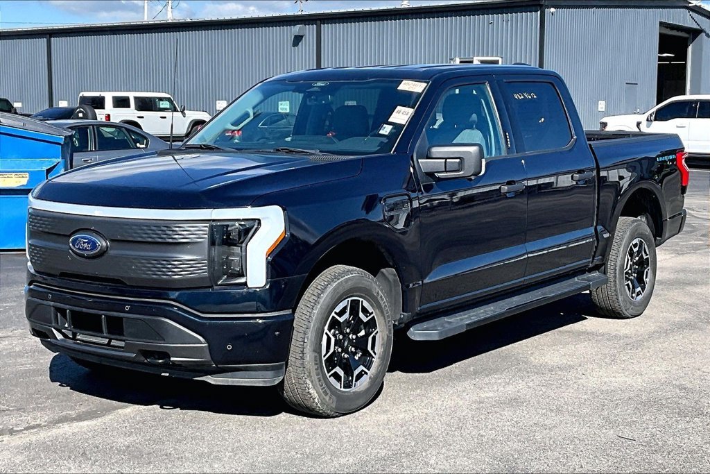 Used 2022 Ford F-150 Lightning XLT with VIN 1FTVW1EL8NWG02193 for sale in Van Wert, OH