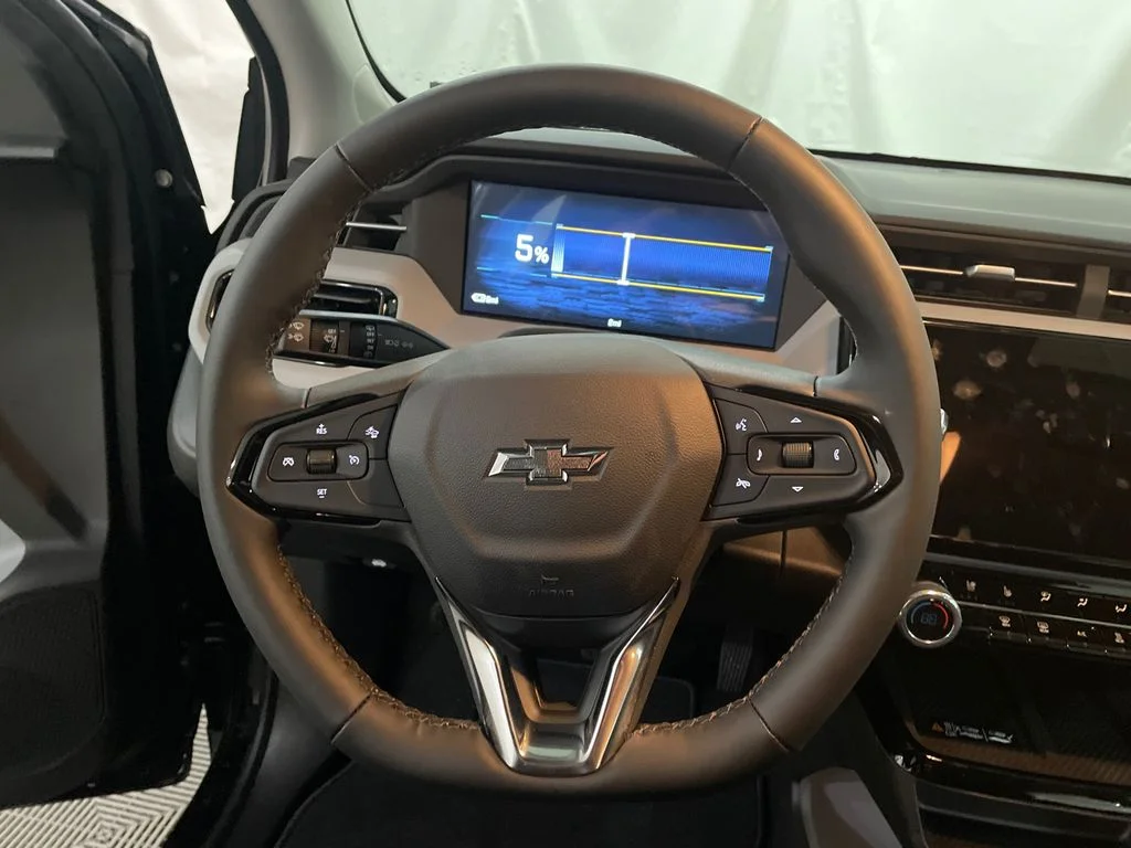 2027 Chevrolet Bolt RS - Photo 13