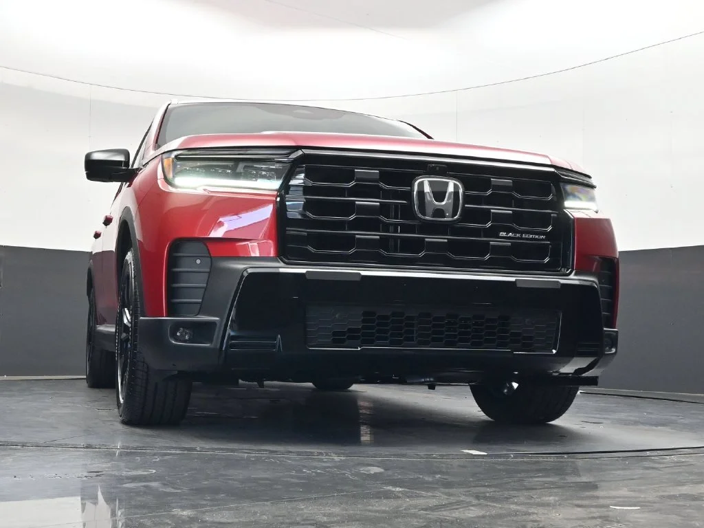 New 2026 Radiant Red Metallic II Honda Black Edition image 25