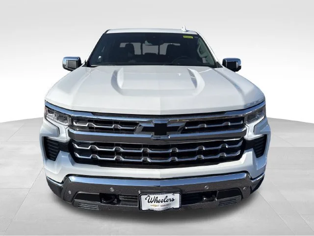 Used 2024 Summit White Chevrolet LTZ image 9