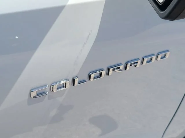 New 2026 Summit White Chevrolet ZR2 image 30