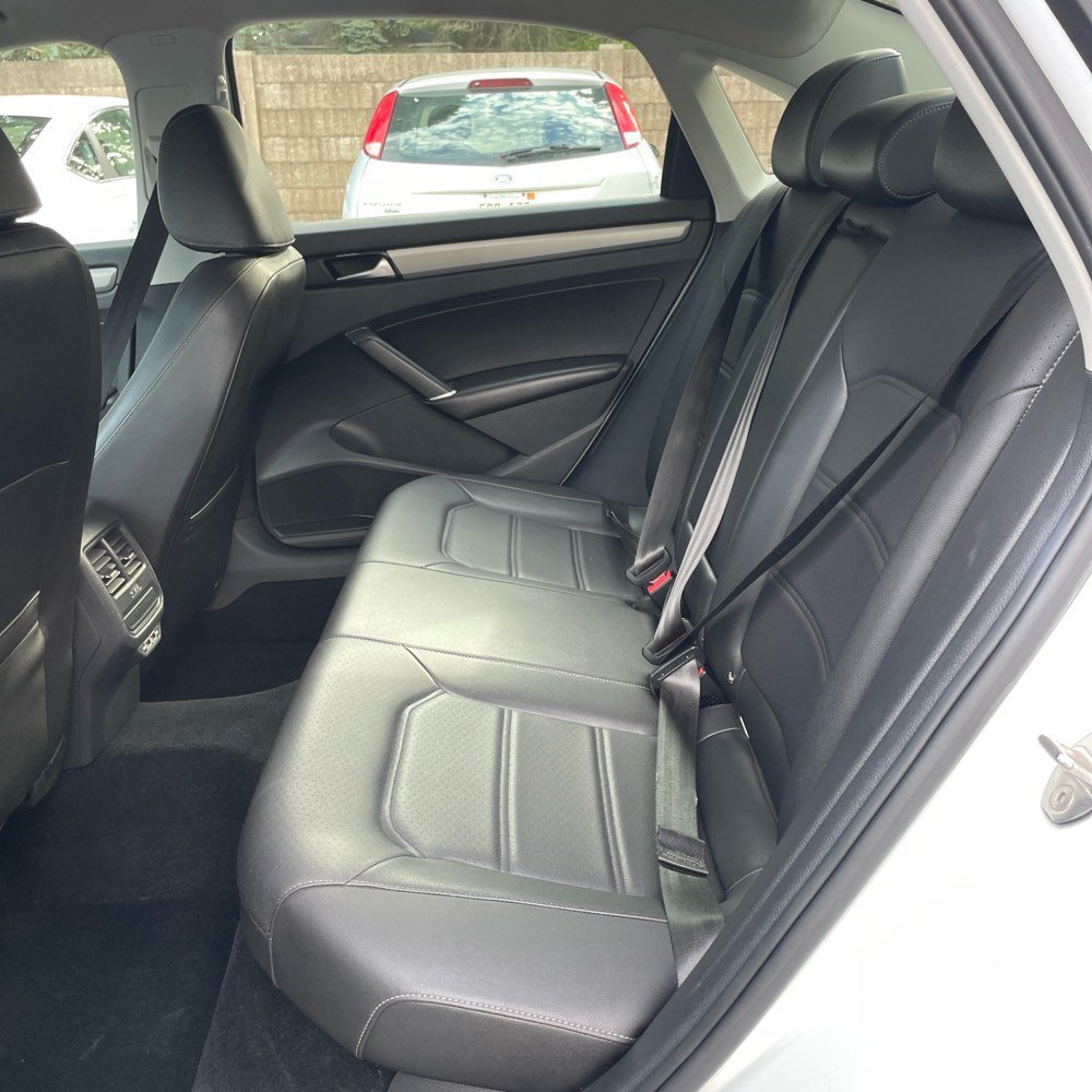 Used 2020 Pure White Volkswagen 2.0T SE image 8