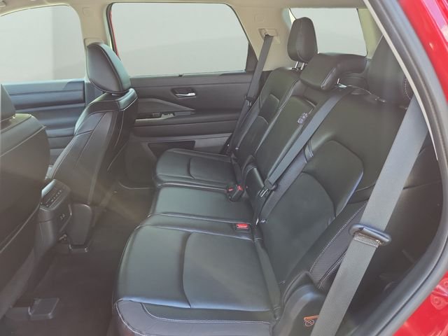 Used 2023 Scarlet Nissan SL image 35