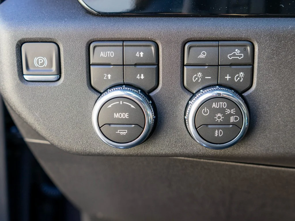 Used 2026 Silver GMC Elevation image 17