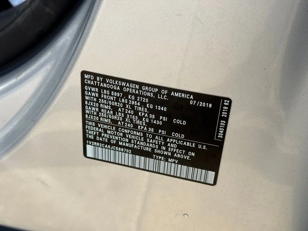 Used 2018 Silver Volkswagen SEL image 10