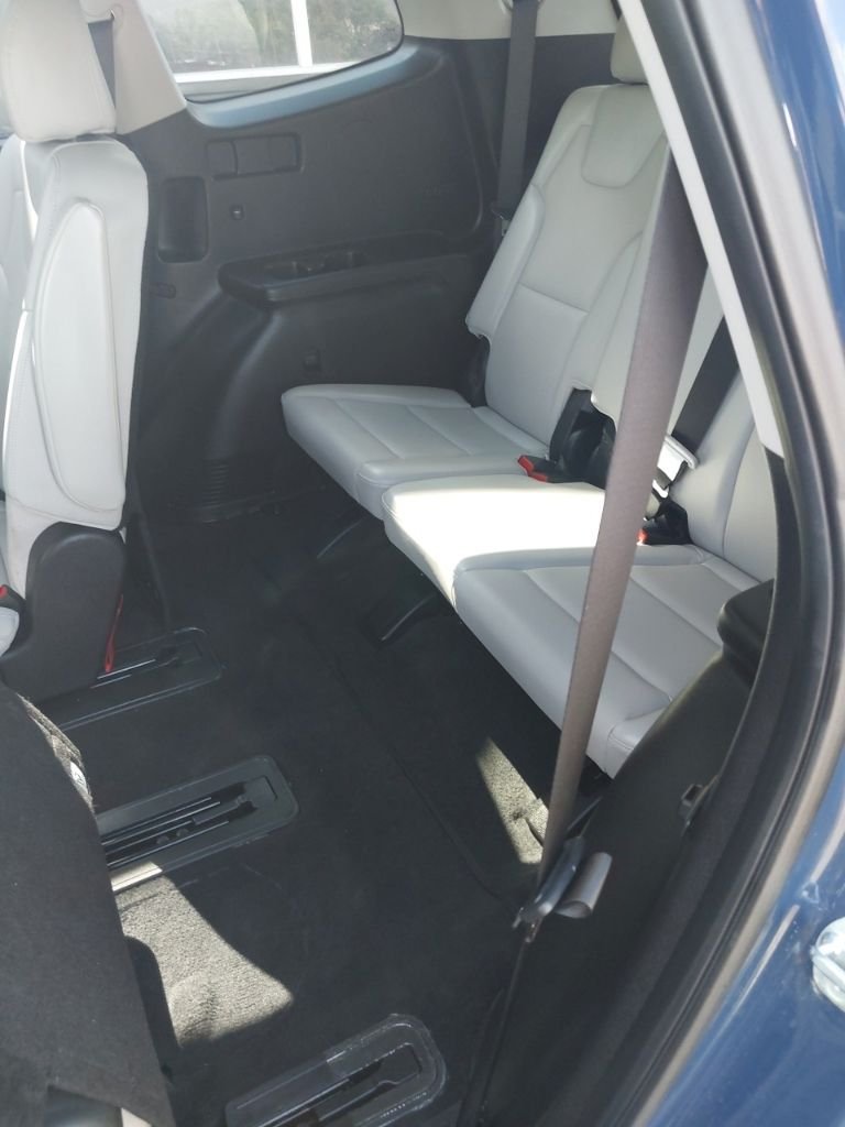 Used 2025 Black Kia S image 13