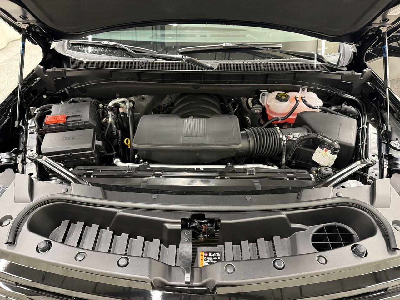 2027 Chevrolet Suburban RST - Photo 11