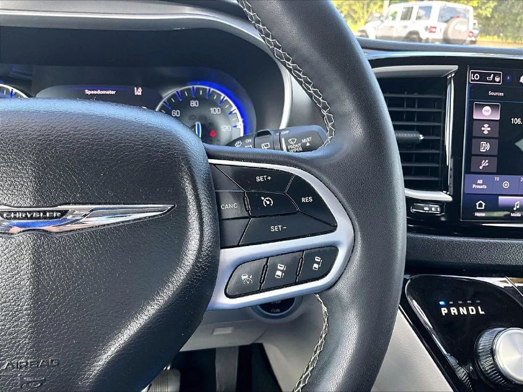 Used 2023 Blue Chrysler Touring L image 14