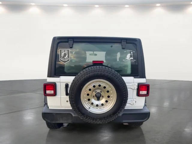 Used 2021 White Jeep Sport image 19