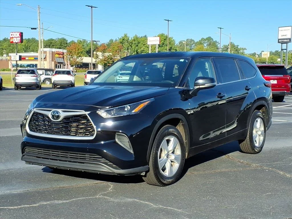 Used 2022 Black Toyota L image 1