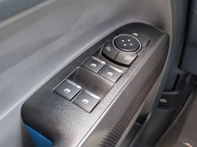 Used 2025 White Ford Lobo High image 20