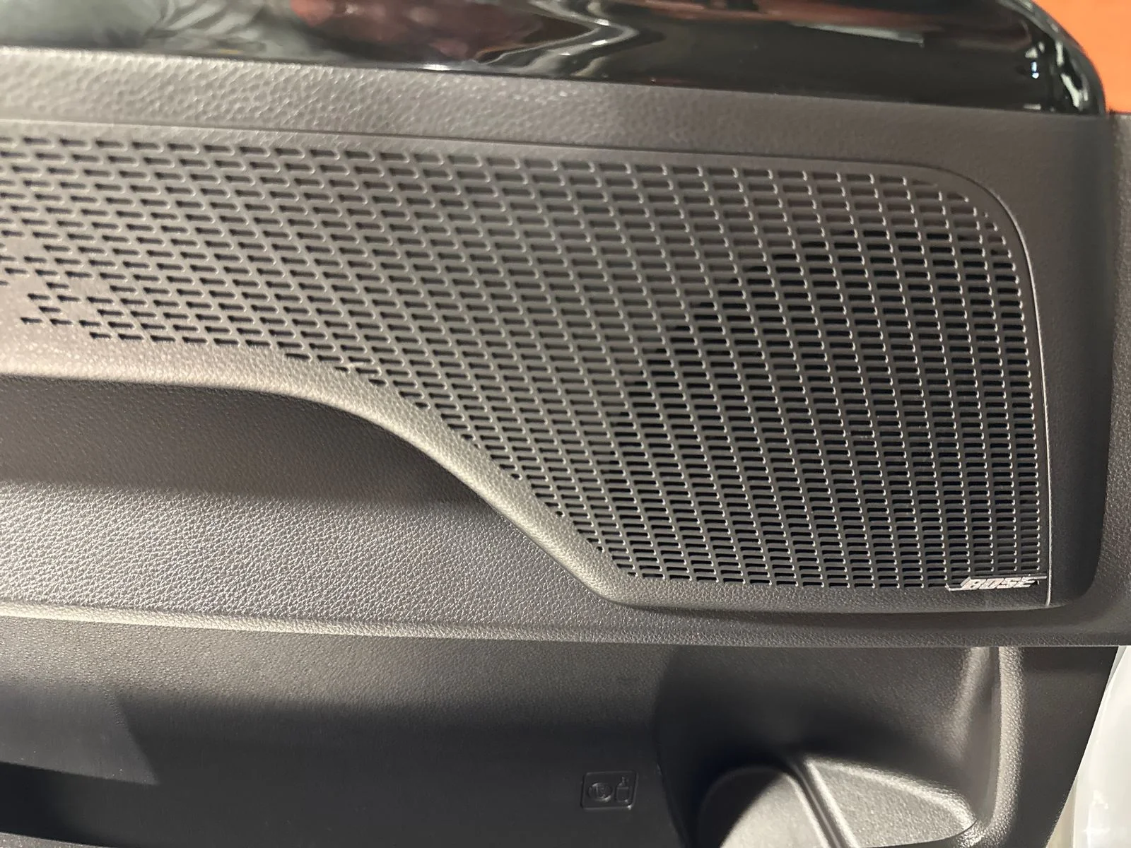 Used 2022 Ceramic White Kia SX Prestige image 17