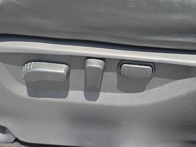 Used 2023 White Nissan SV image 23