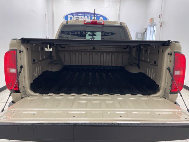Certified Used 2022 SAND DUNE METALLIC Chevrolet 4WD Z71 image 21