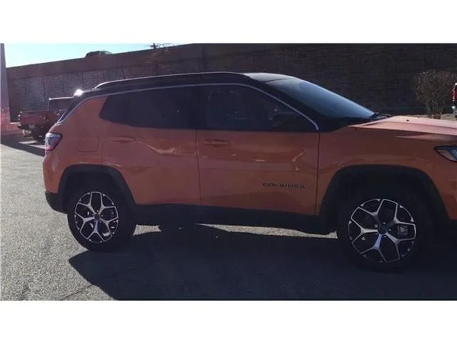 New 2026 Joose  Paint Jeep LIMITED 4X4 image 3