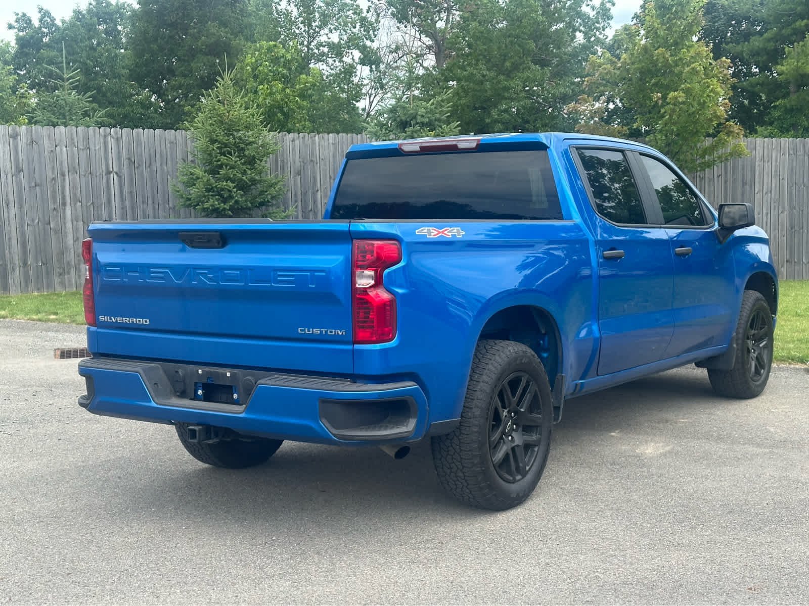 Used 2022 Glacier Blue Metallic Chevrolet Custom image 7