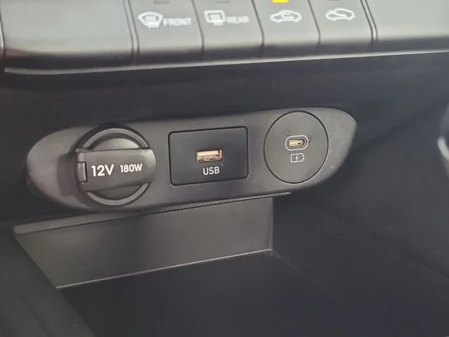 Used 2024  Hyundai SEL image 25