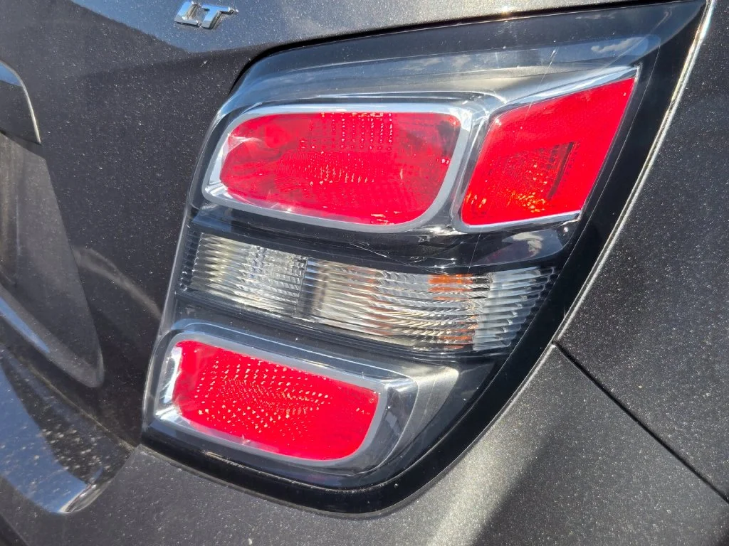 Used 2018 Gray Chevrolet LT image 8
