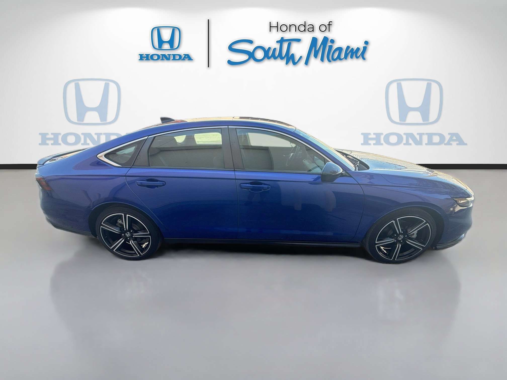 Used 2023  Honda Sport image 8