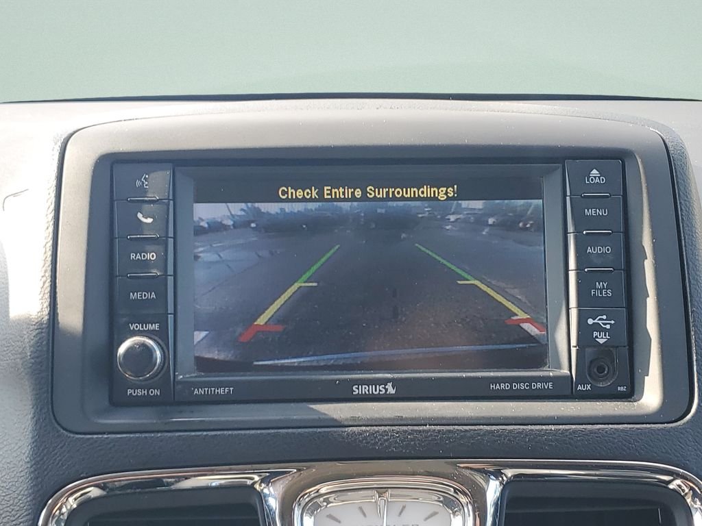 2014 Chrysler Town & Country Touring-L - Photo 17