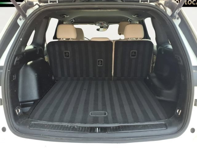 Used 2023  Jeep Limited image 26