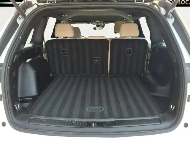 Used 2023  Jeep Limited image 26