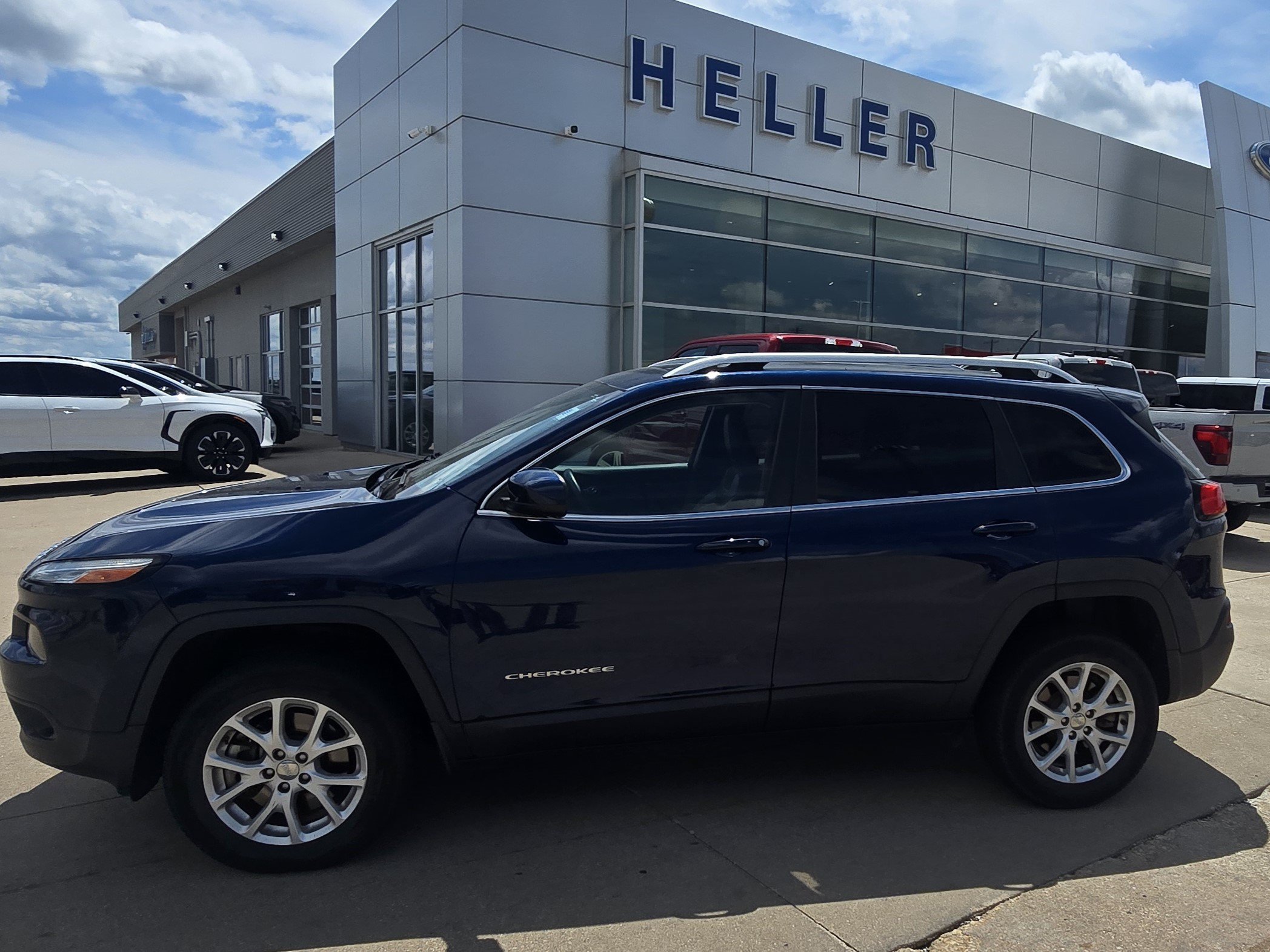 Used 2018 Patriot Blue Pearlcoat Jeep Latitude Plus image 3