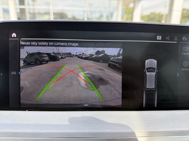 Used 2021  BMW xDrive30e image 26