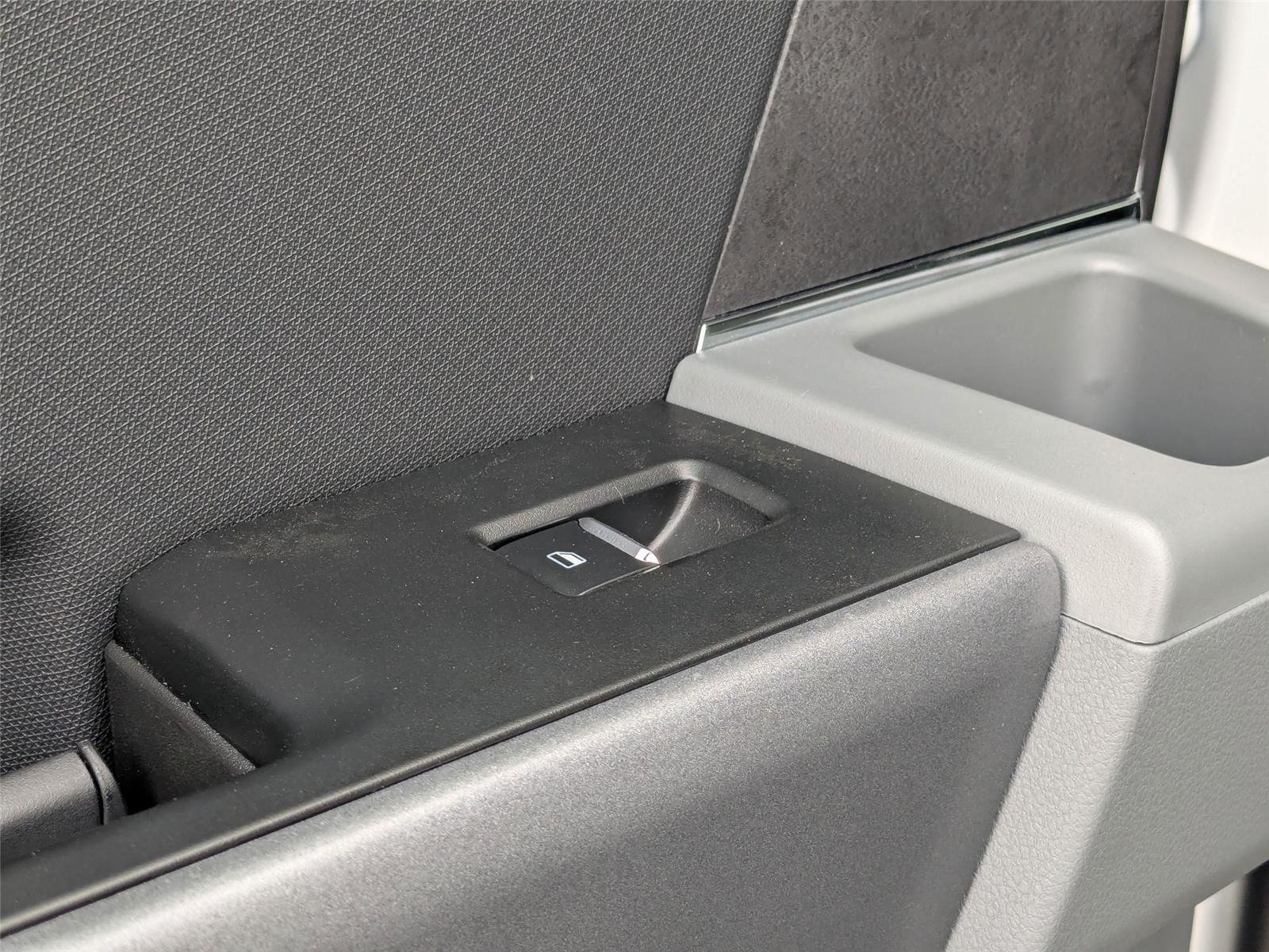 New 2025 Oxford White Ford XLT image 27