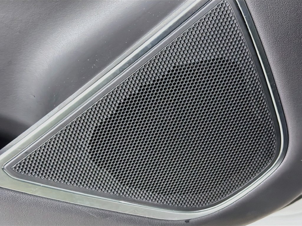 Used 2025 White Jaguar P250 R-Dynamic S image 19