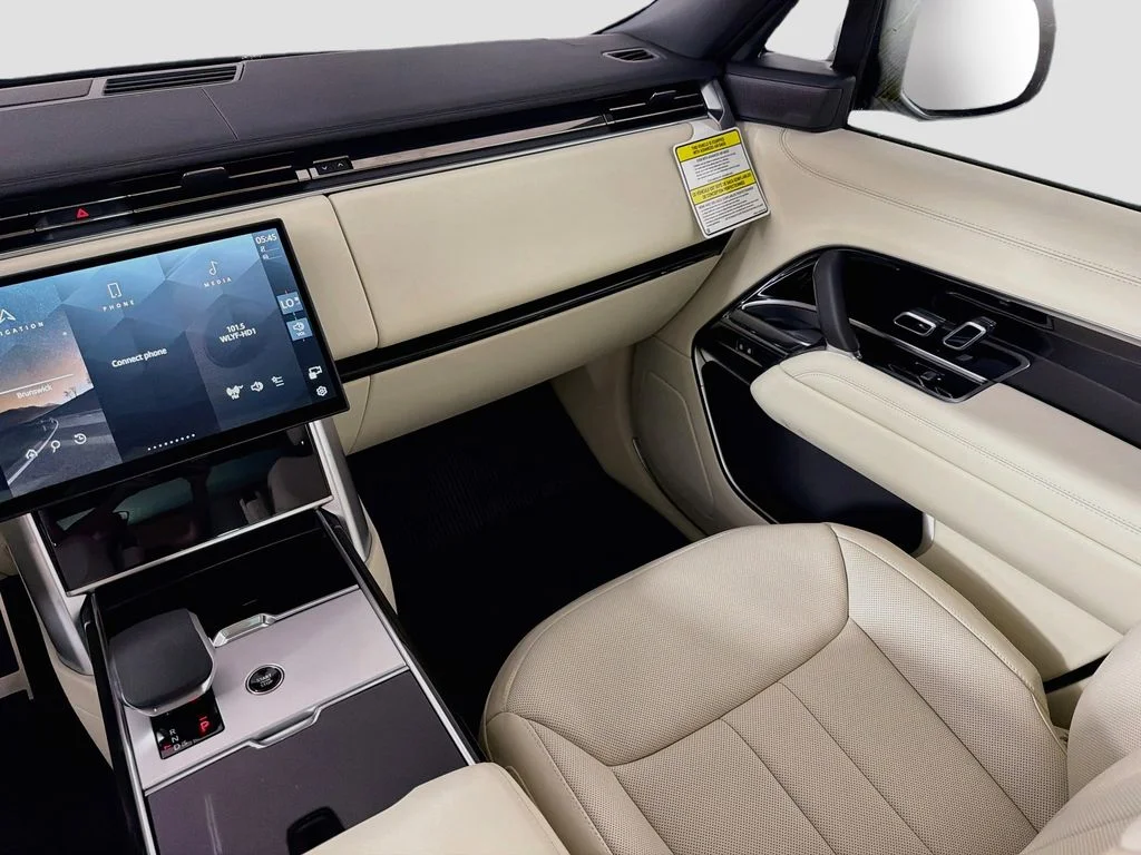 New 2026 Santorini Black Land Rover SE image 25