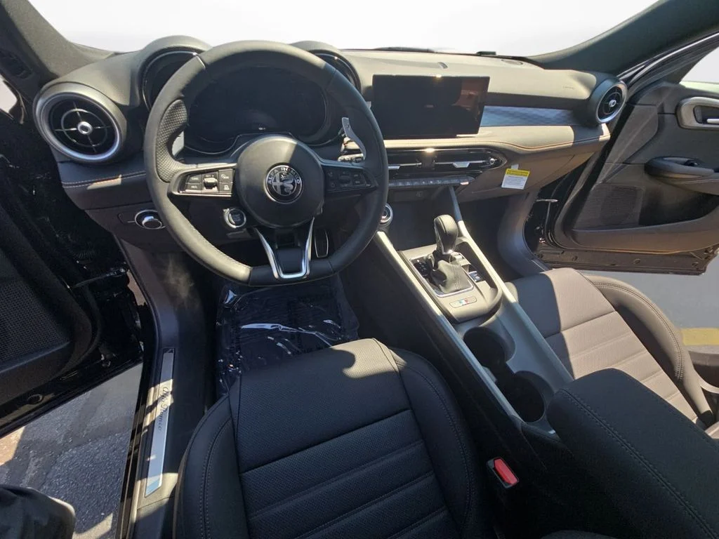 New 2026 Alfa Black Exterior Paint Alfa Romeo Base image 16