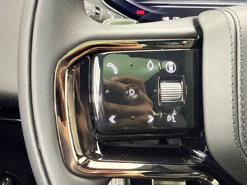 New 2026 Borasco Grey Land Rover Dynamic SE image 12