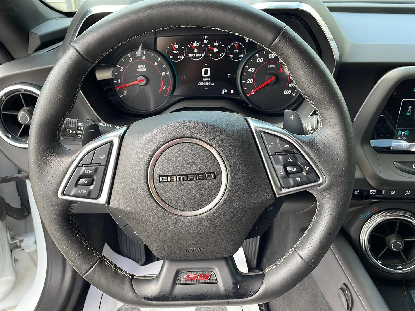 Used 2018 Summit White Chevrolet 2SS image 15