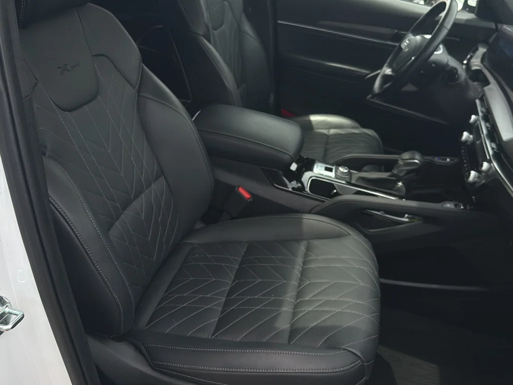 Used 2024 White Kia SX-Prestige X-Pro image 10