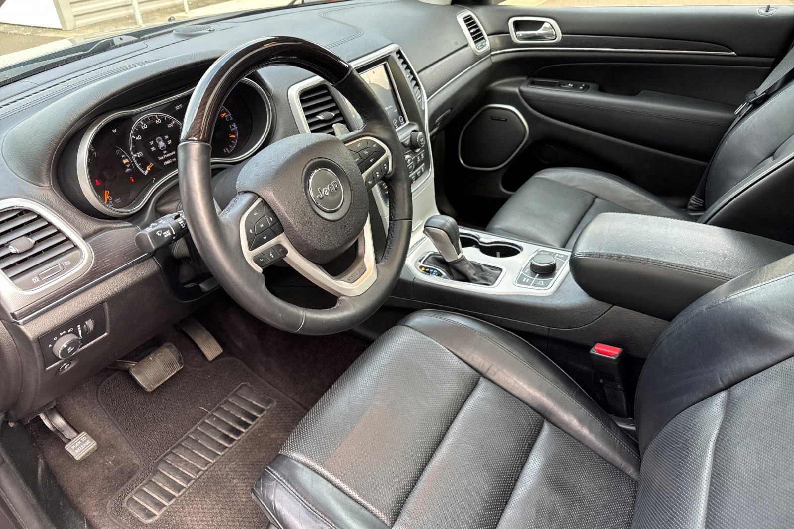 Certified Used 2018 Granite Crystal Clearcoat Metallic Jeep Summit image 10