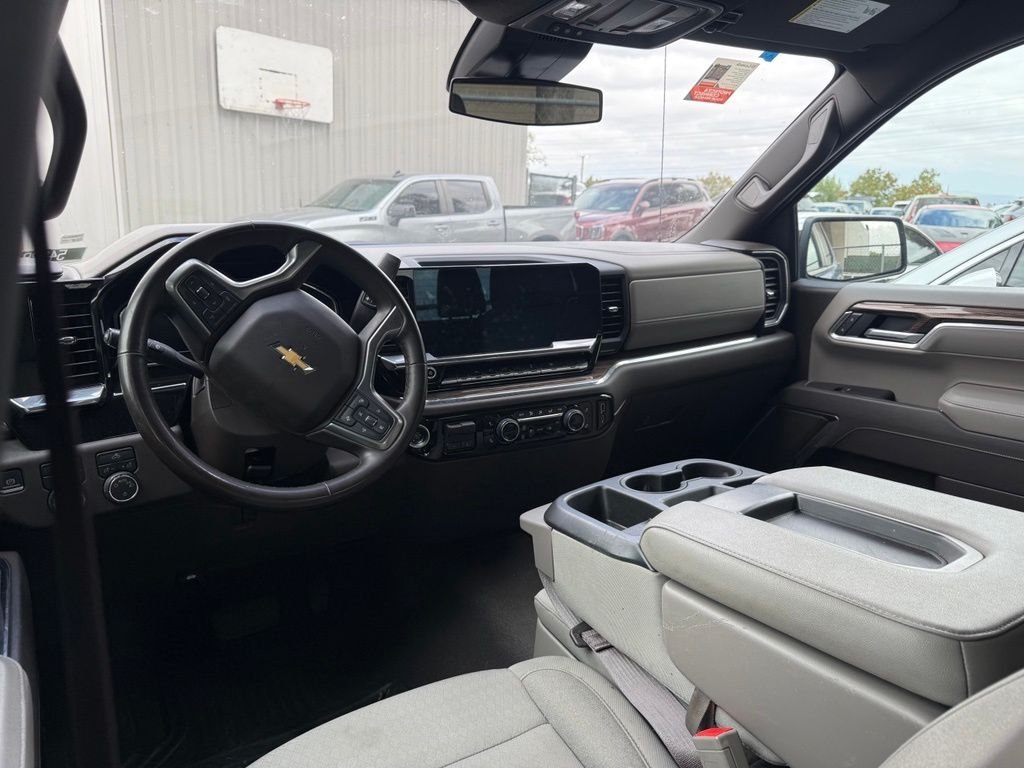 Used 2025 Riptide Blue Chevrolet LT image 2