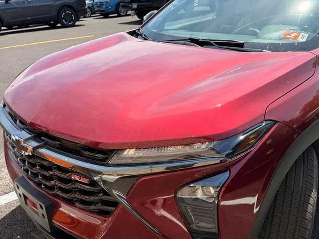 Used 2025 Red Chevrolet 1RS image 28