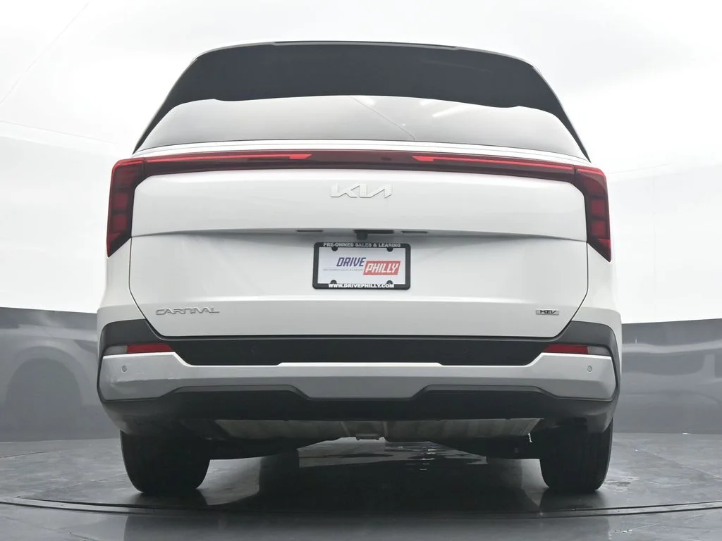 Used 2026 White Kia LXS image 31