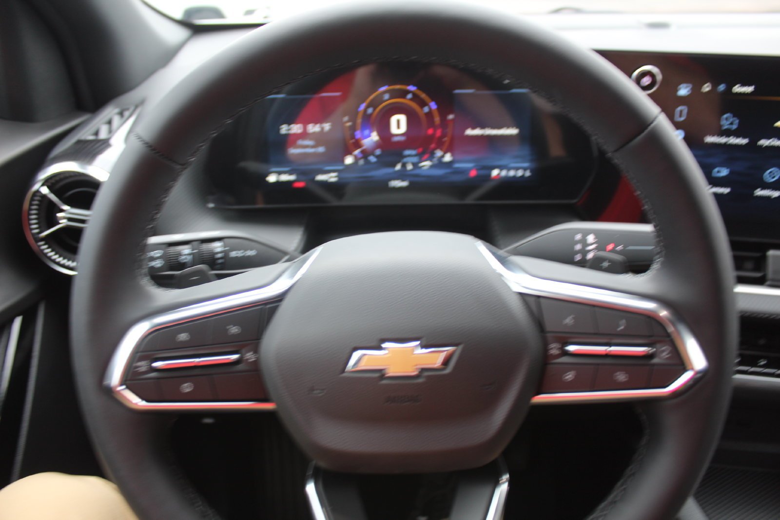 New 2027 Summit White Chevrolet LT image 12